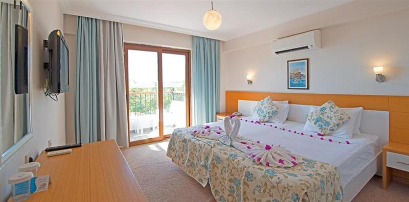 Perdikia Hill Family Resort - Oda