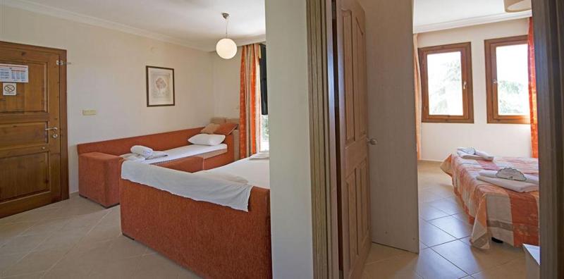 Perdikia Hill Family Resort - Oda