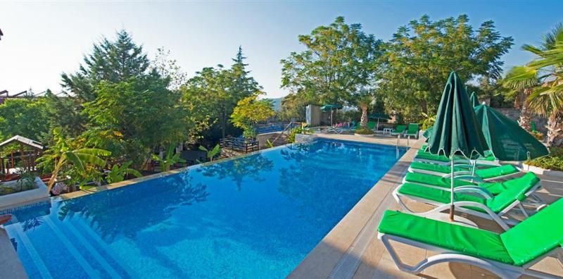 Perdikia Hill Family Resort - Havuz