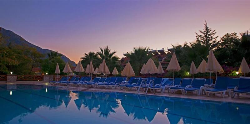 Perdikia Hill Family Resort - Havuz