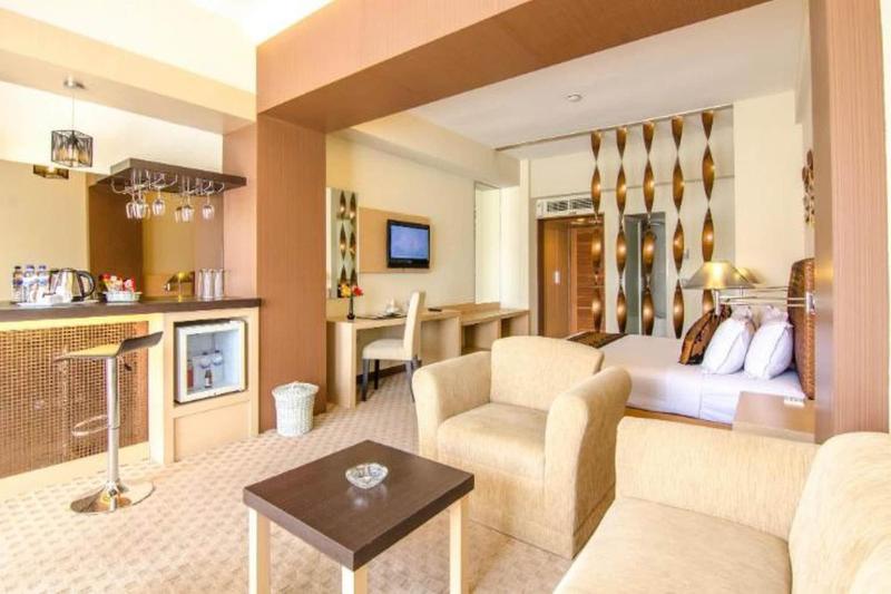 Lux Tychi Hotel Malang by ZUZU - Oda