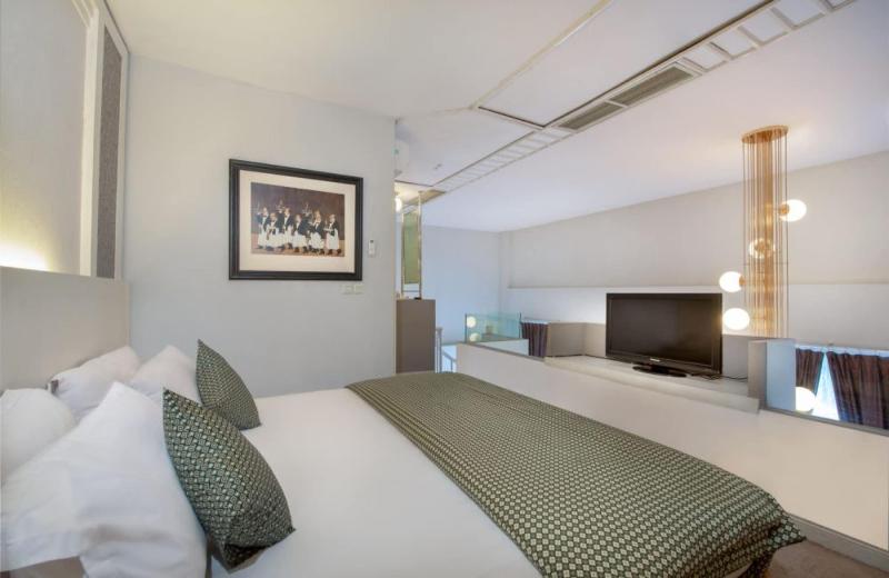 Lux Tychi Hotel Malang by ZUZU - Oda