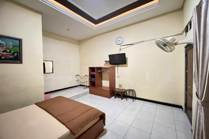 Hotel Ramayana Garut by ZUZU - Oda