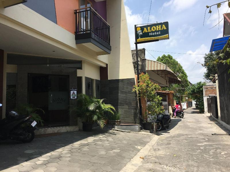 Aloha Hotel - Genel