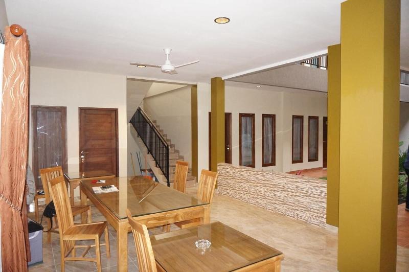 Aloha Hotel - Genel