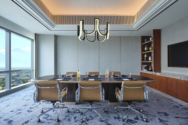 The Westin Surabaya - Lobi