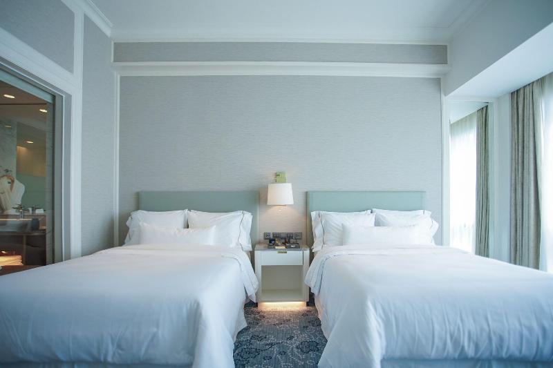 The Westin Surabaya - Oda