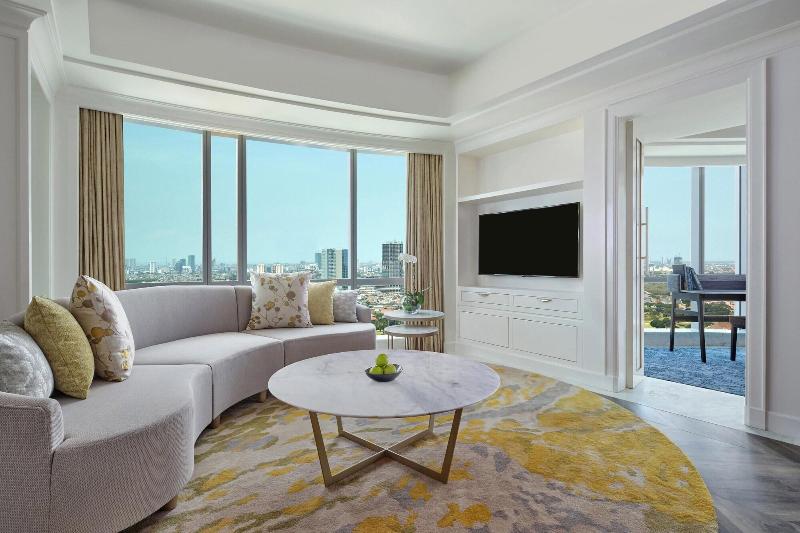 The Westin Surabaya - Oda