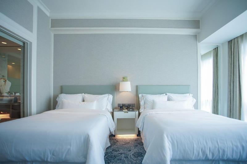 The Westin Surabaya - Oda