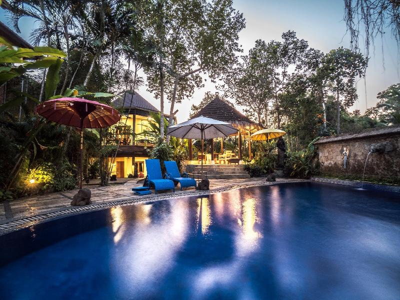 Gajah Biru Bungalows - Havuz