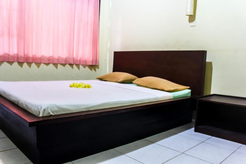 Budhi Beach Inn - Oda