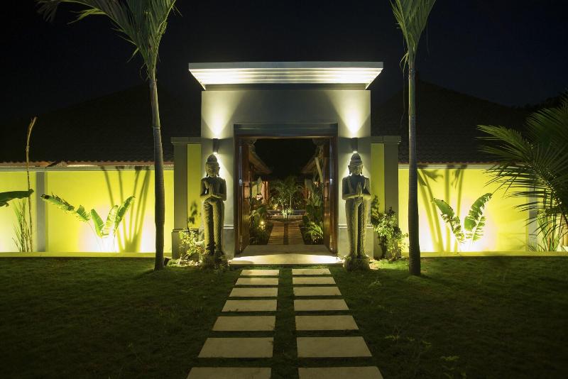 Castaway Resort - Genel