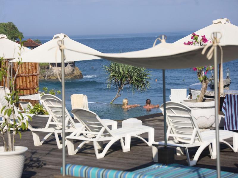 The Palms Ceningan Hotel - Havuz