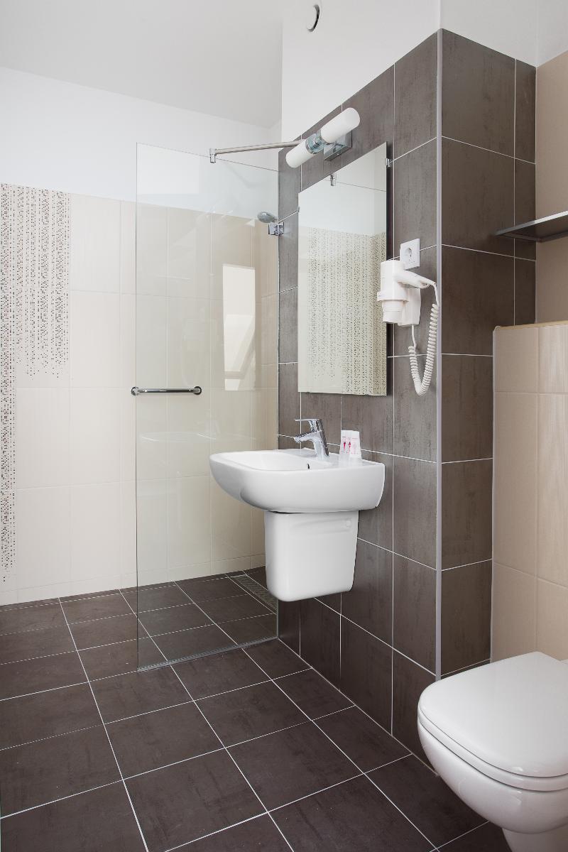 Rubin Wellness & Conference Hotel - Oda