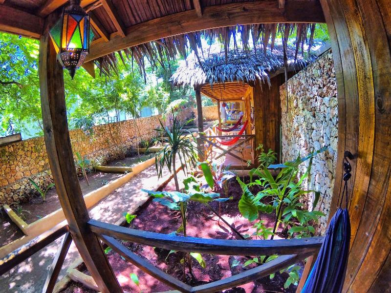 Cosmos Bungalows - Oda