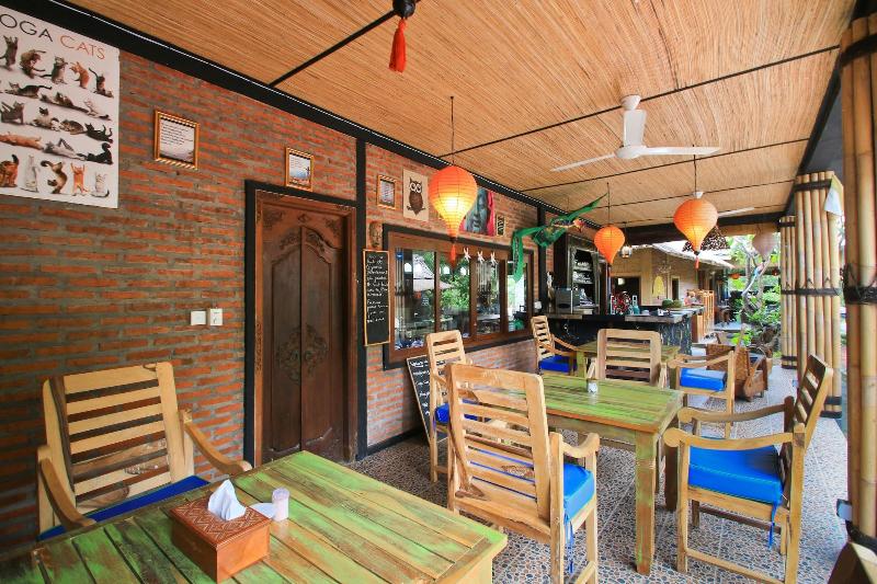 Amed Harmony Cafe And Bungalows - Bar