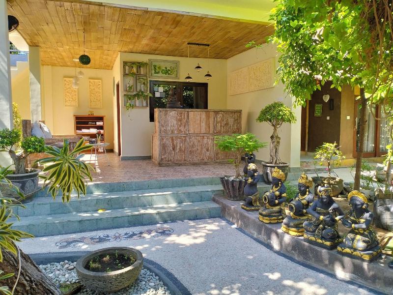 Amed Harmony Cafe And Bungalows - Lobi