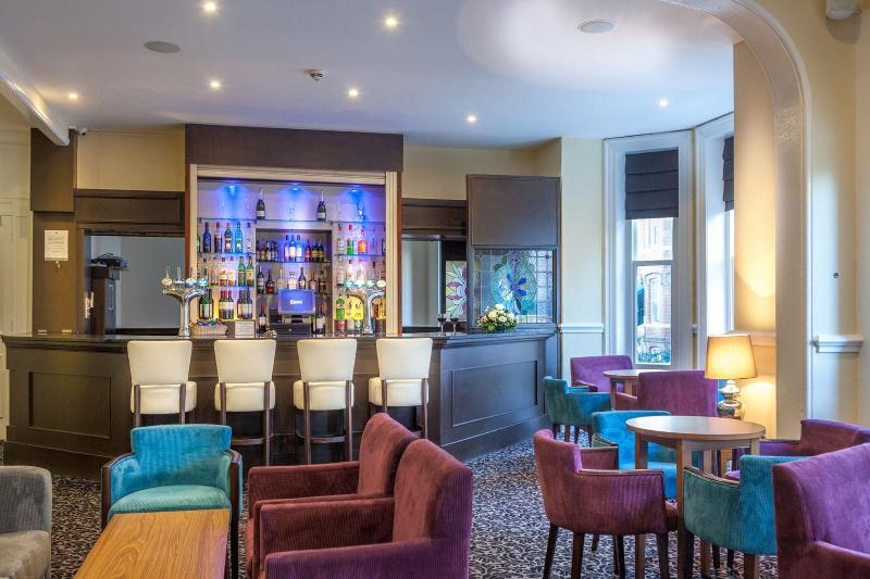 Durley Dean - Bar