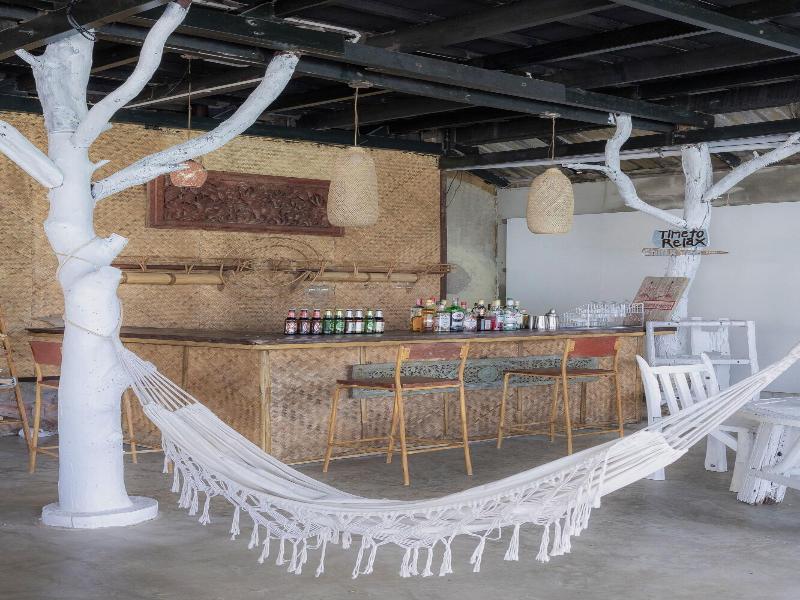 Phi Phi Cozy Seafront Resort - Bar