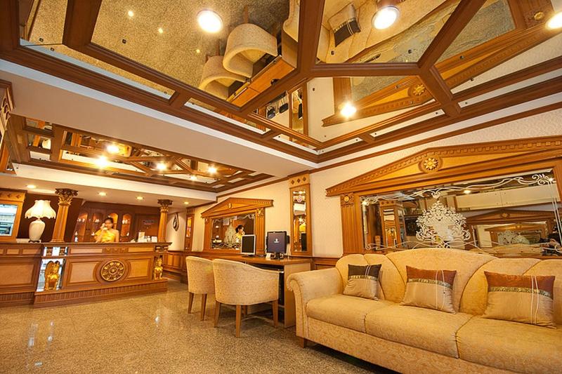 Golden House Bangkok - Lobi