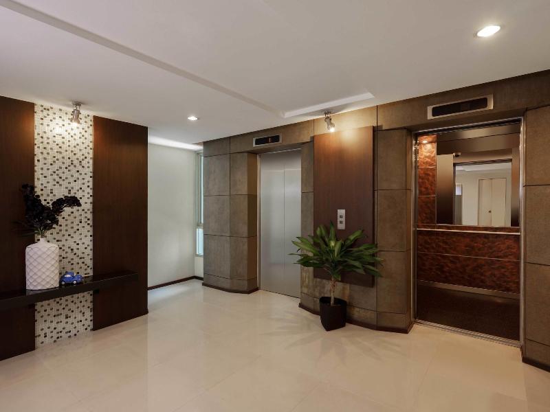 Silom Lofts Hotel - Lobi