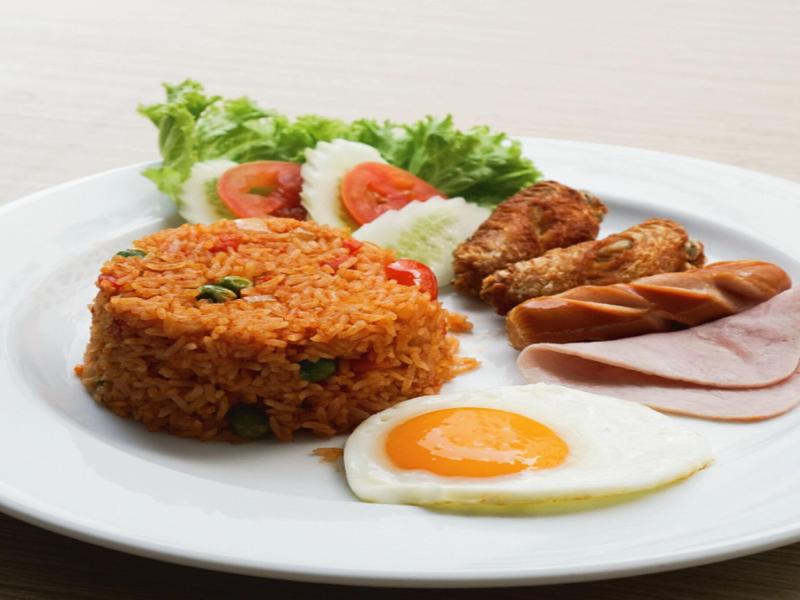 Three Sukhumvit Hotel - Restoran