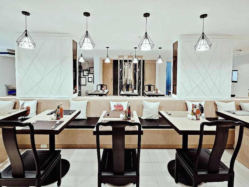 Three Sukhumvit Hotel - Restoran