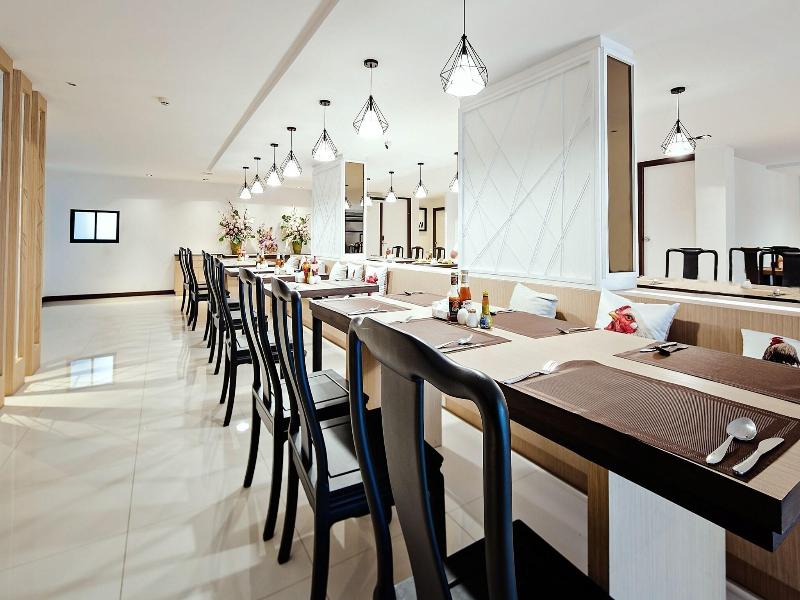 Three Sukhumvit Hotel - Restoran