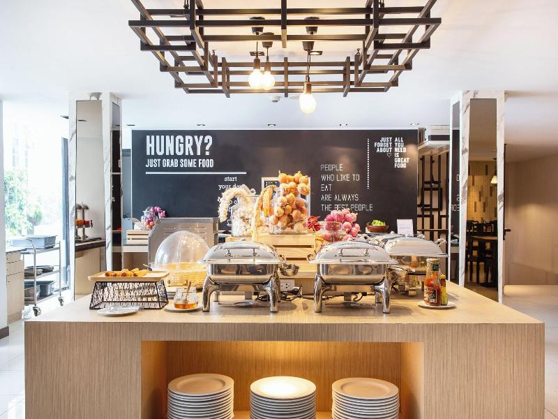 Three Sukhumvit Hotel - Restoran