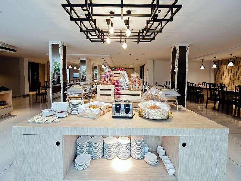 Three Sukhumvit Hotel - Restoran