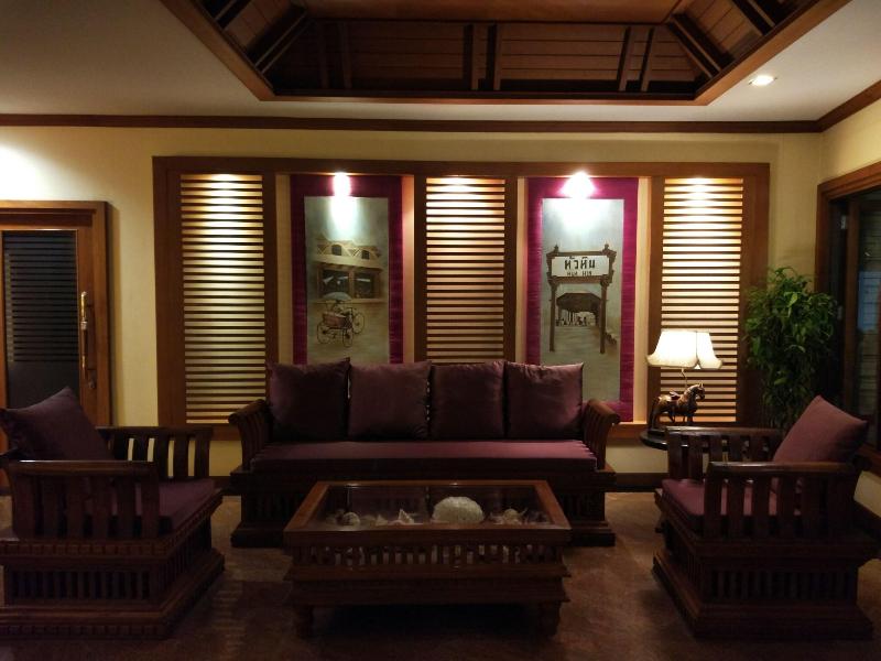 Fresh Inn Hotel - Lobi