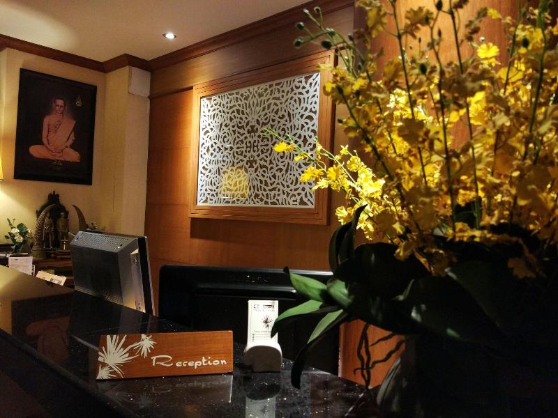 Fresh Inn Hotel - Lobi