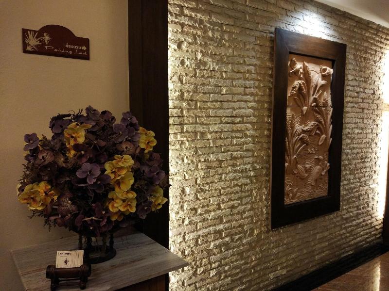 Fresh Inn Hotel - Lobi