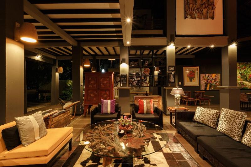 Baan Suan Residence by ZUZU - Bar
