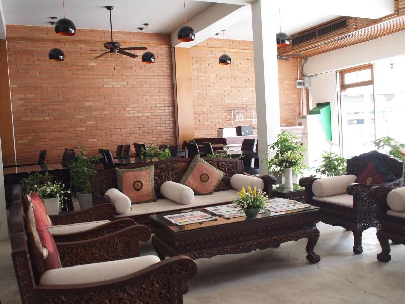 Roongruang Hotel - Lobi