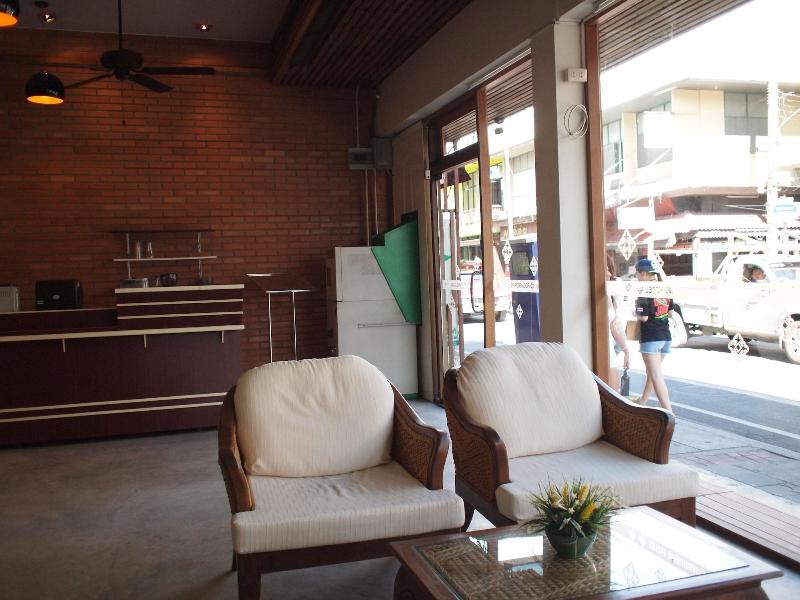 Roongruang Hotel - Lobi