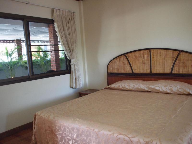 Roongruang Hotel - Oda