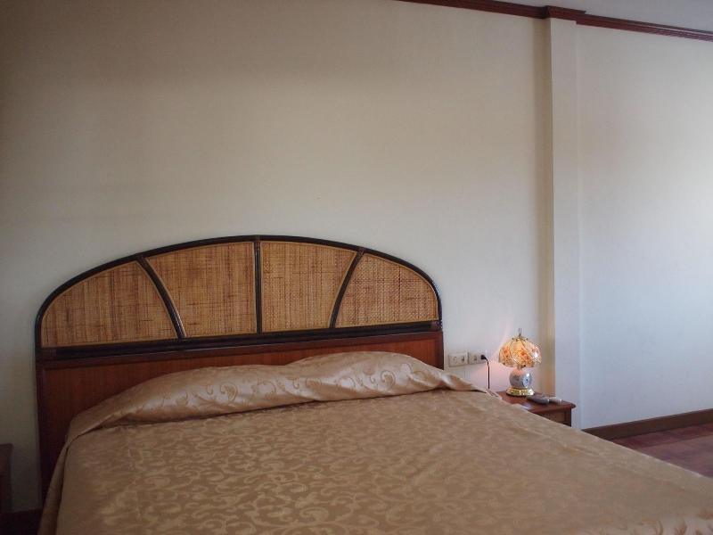 Roongruang Hotel - Oda