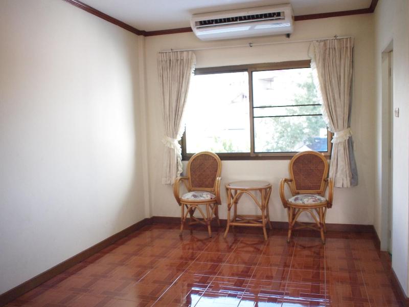 Roongruang Hotel - Oda