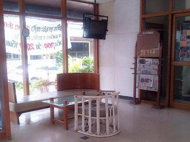 Petch Pailyn Hotel - Lobi
