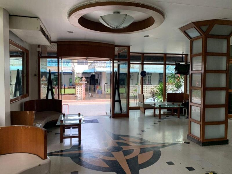 Petch Pailyn Hotel - Lobi