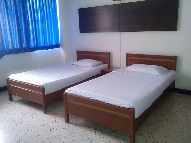 Petch Pailyn Hotel - Oda