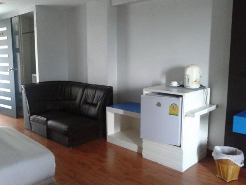 Petch Pailyn Hotel - Oda