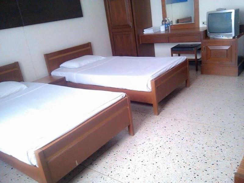 Petch Pailyn Hotel - Oda