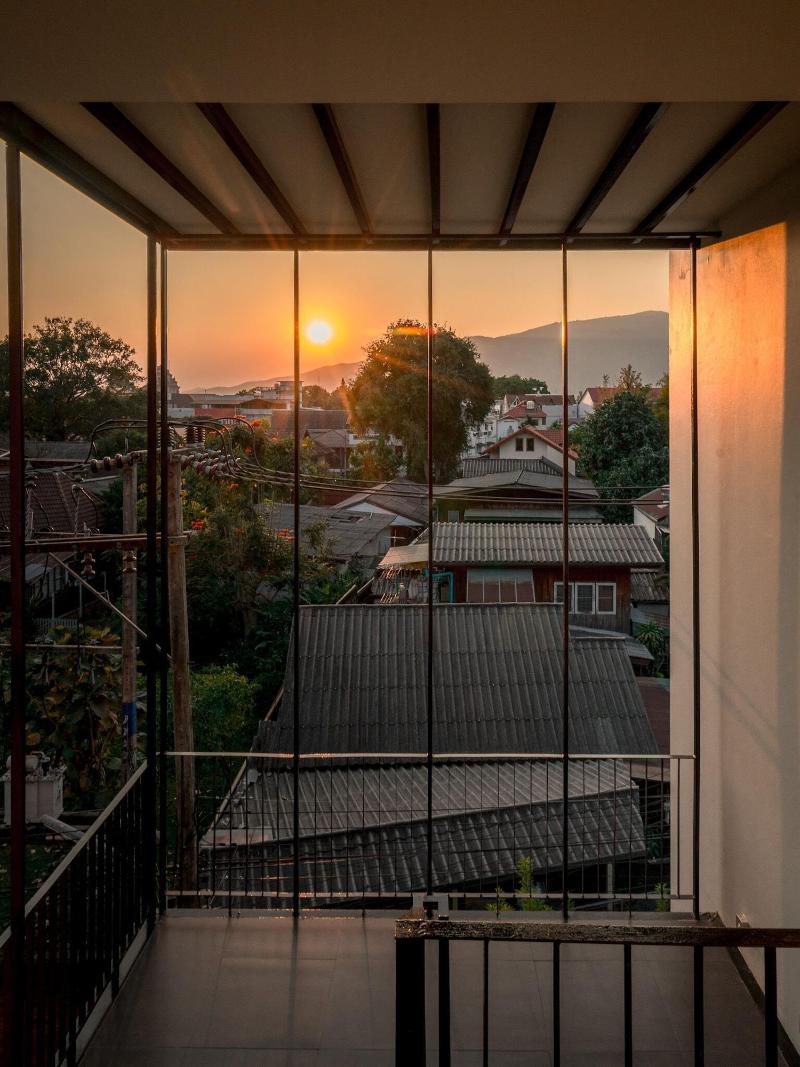Por Thapae Gate - Genel