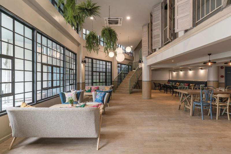 The Blanket Hotel - Lobi
