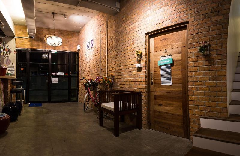 Sunshine Hostel Hua Hin - Lobi