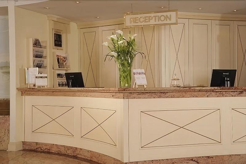 Rheinhotel Vier Jahreszeiten Meerbusch - Lobi