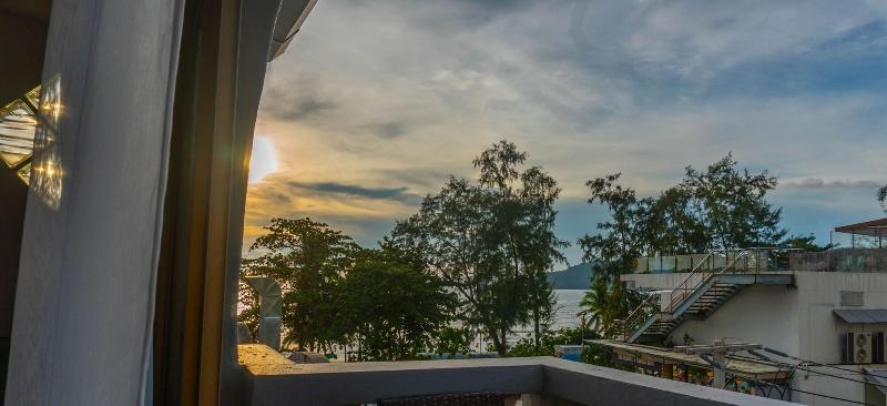 Harrys Steakhouse Beach Hotel - Oda