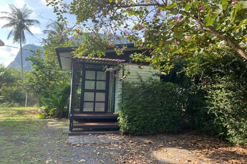 Baan Rim Nam Resort by ZUZU - Genel